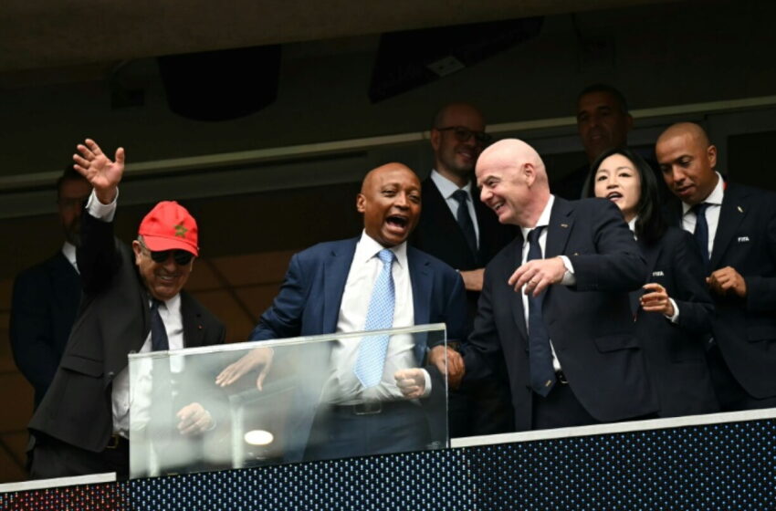  Infantino é amado em África mas odiado na Europa