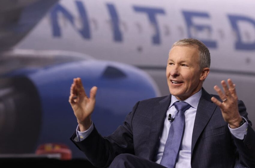  CEO da United Airlines quer criar uma “companhia aérea de bandeira” para os Estados Unidos — e aposta que os reguladores vão deixá-lo fazê-lo