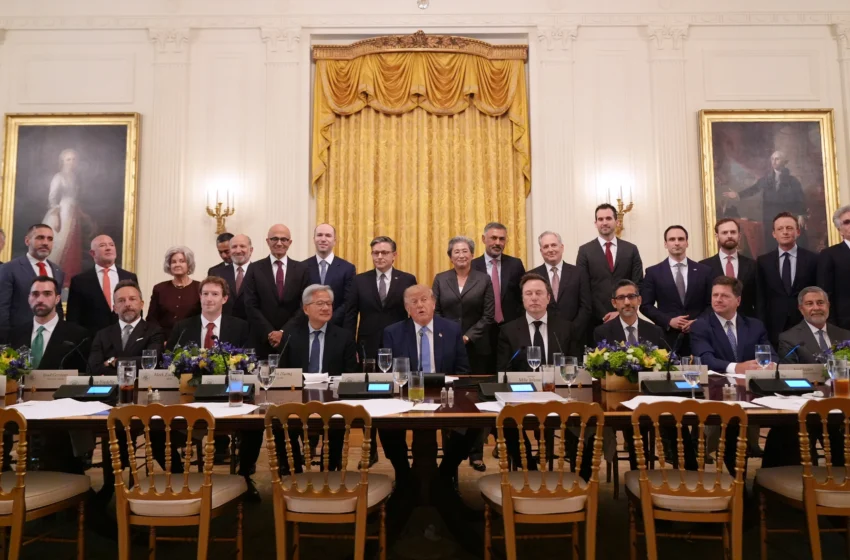  Trump e líderes do sector tecnológico anunciam acordo voluntário de auto-regulação da inteligência artificial