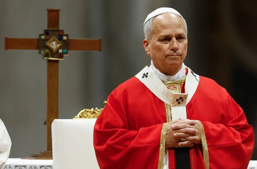 Papa Leão XIV dá entrada no Gemelli para ser operado a nódulo no pulmão